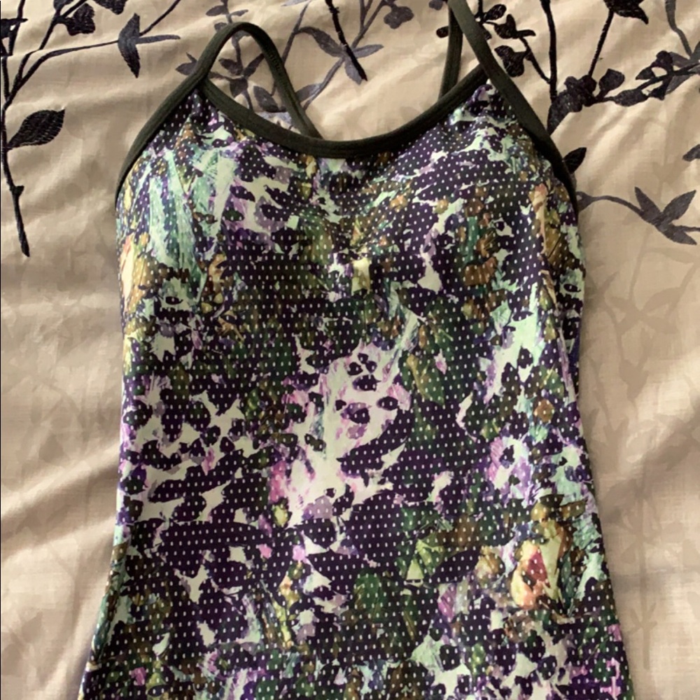 Lululemon tank size 2!